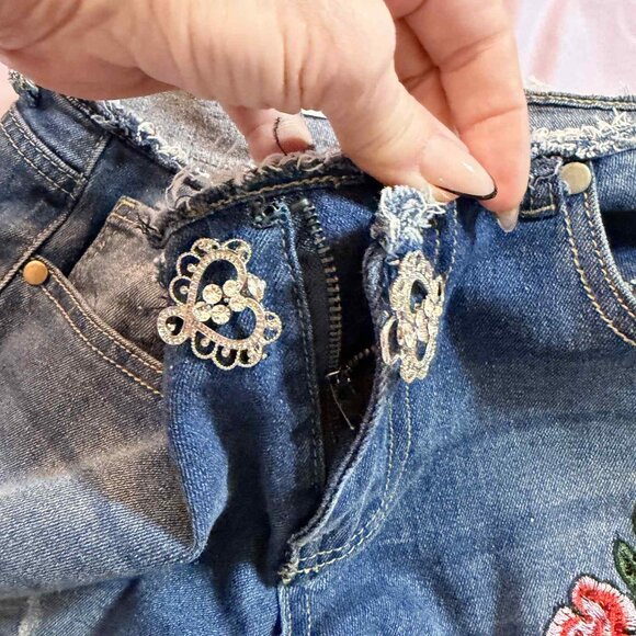 CUSTOM K Jordan Patch & Jewel Adorned Cropped Jeans, SIZE 6, VERY UNIQUE! - Picture 3 of 10